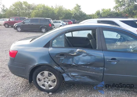 2009 Hyundai Sonata Gls z USA, uszkodzony, nr VIN 5NPET46C29H563010